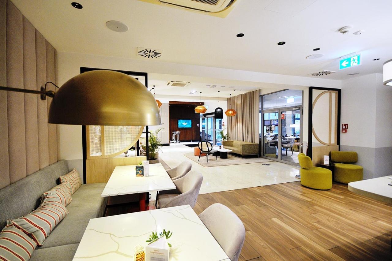 319 W Royal Tulip 200 M Do Plazy Dobruk Apartment